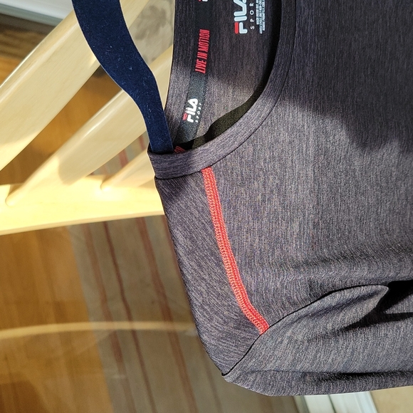 Fila sport black with red accent on sides  long sleeve  extra large - Picture 3 of 9